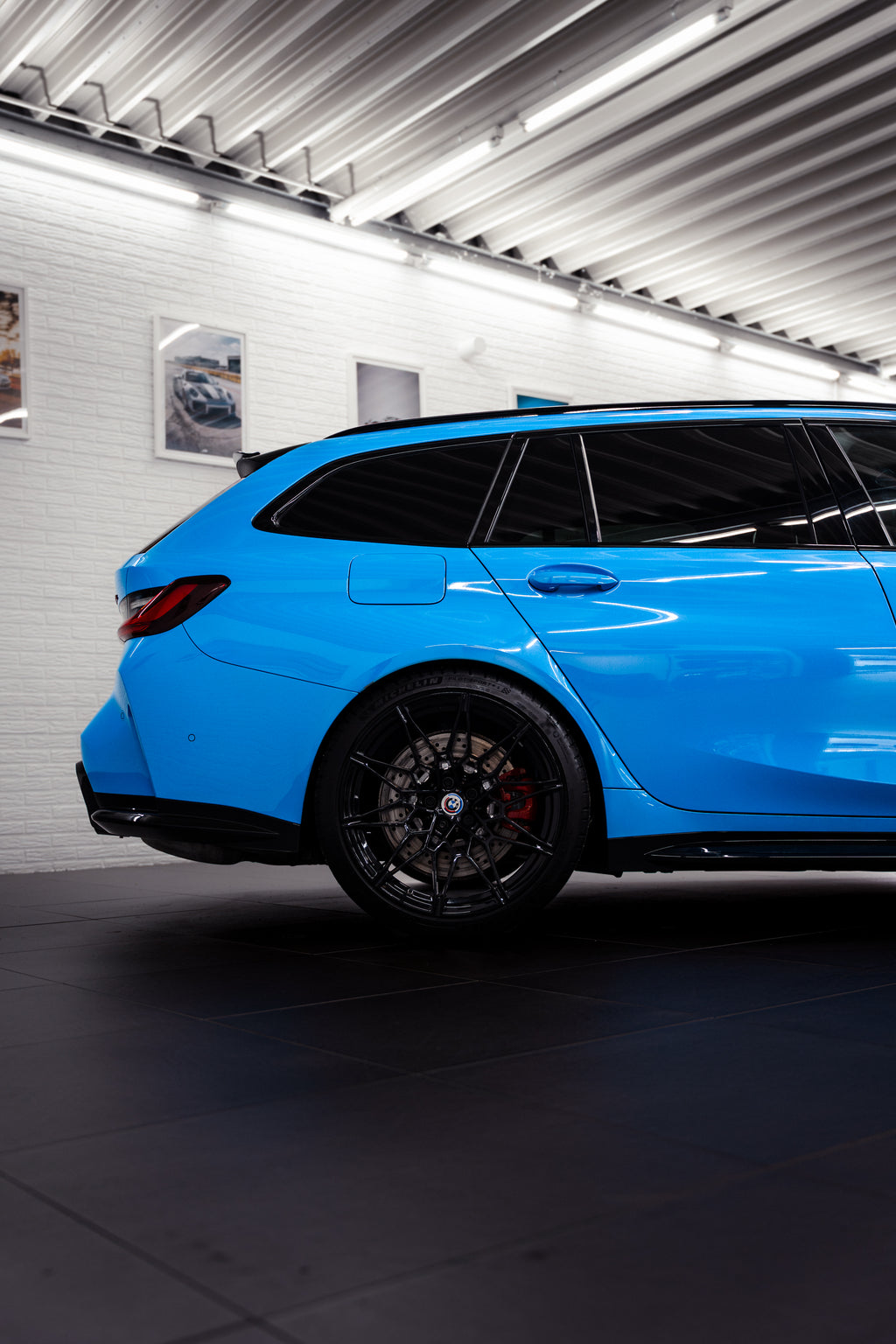 SMN Blue/Orange Keyring compatible with BMW M3 G81 with 700HP